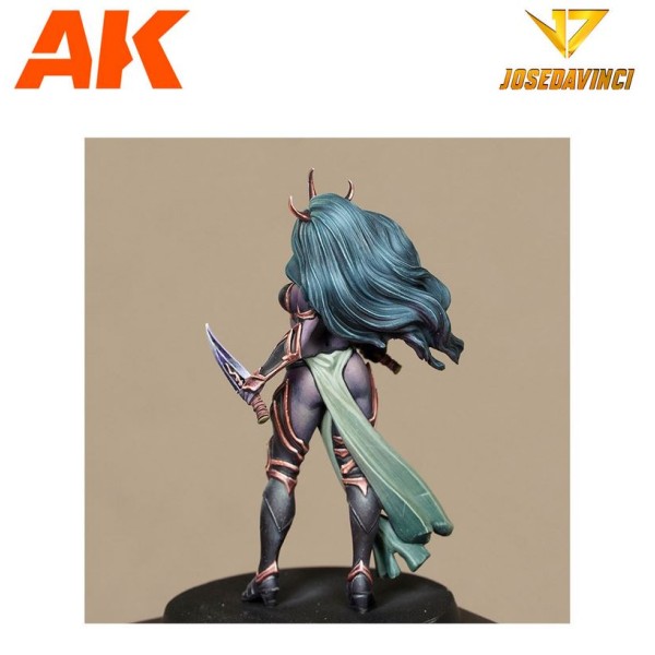 AK Interactive Figures - Shadows Of Kadazra by Jose Da Vinci - Iliana (40mm)